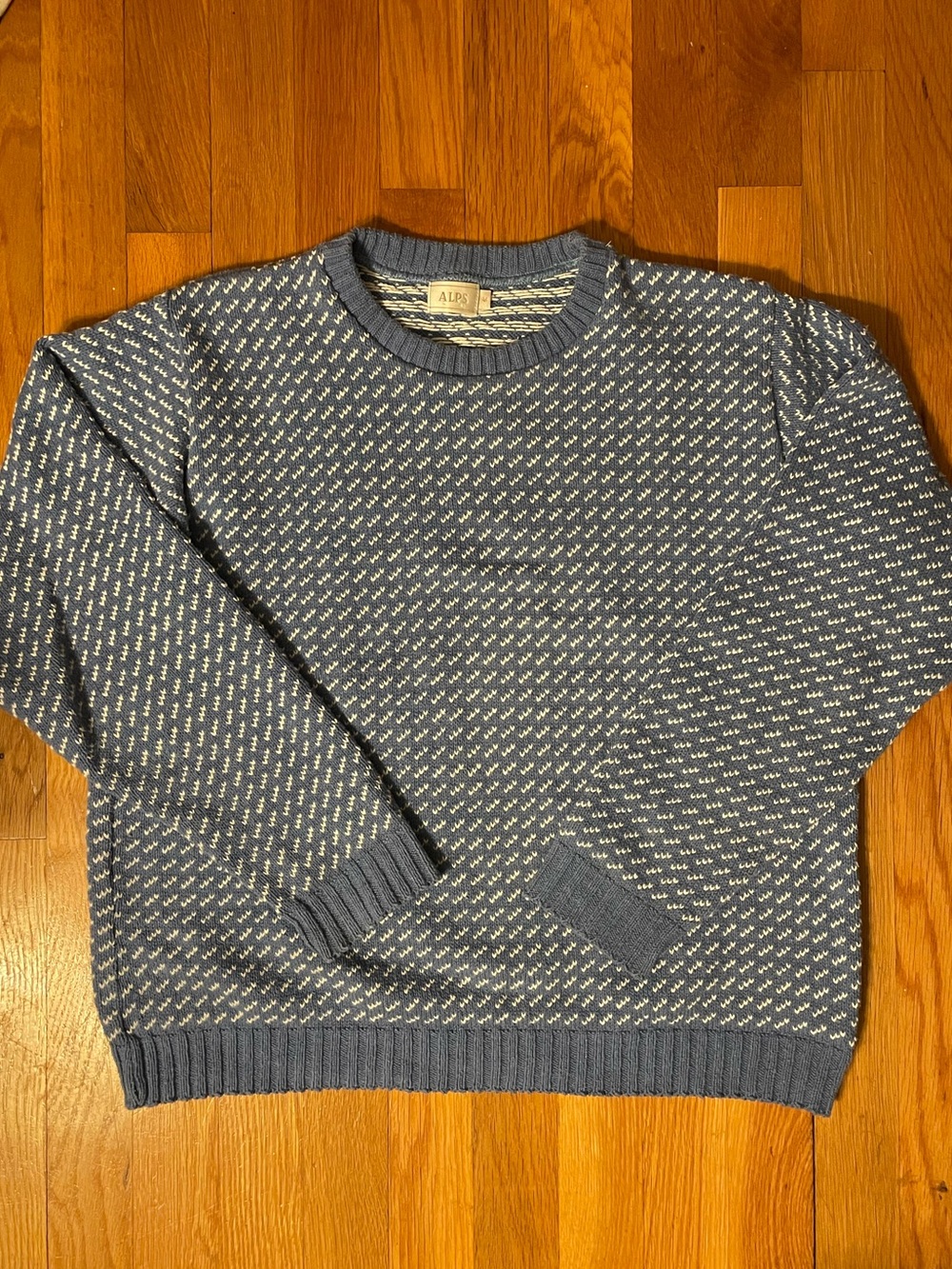 Vintage Women’s Alps Sweater in Size Medium
